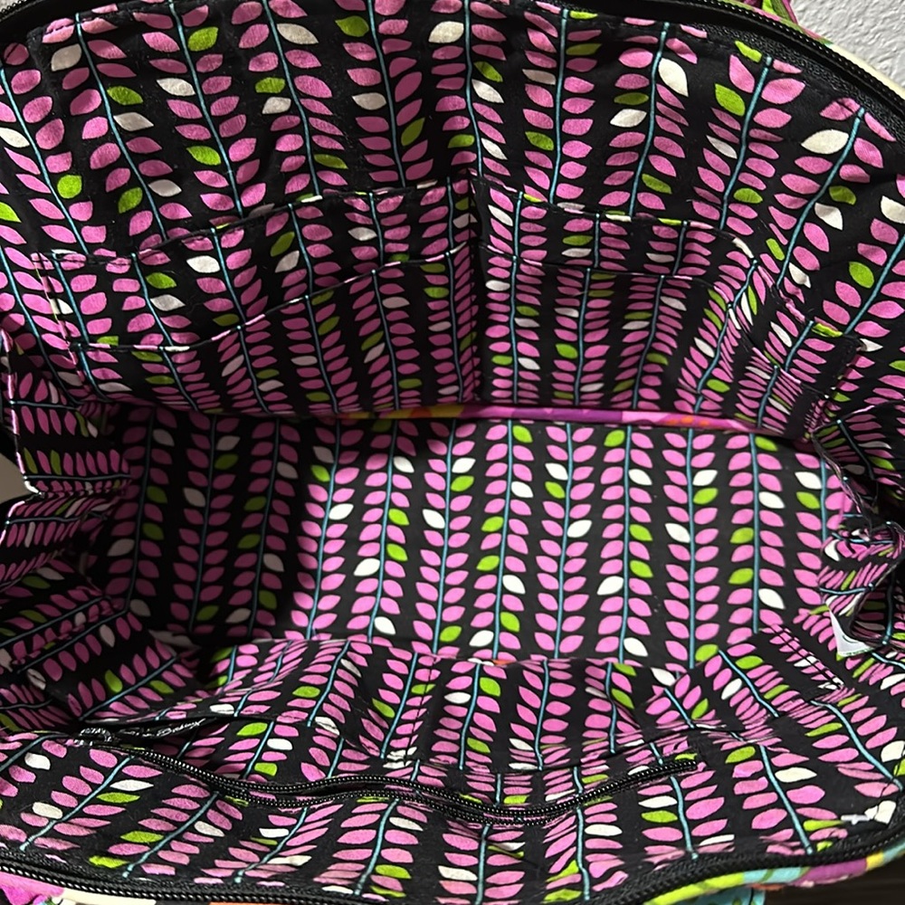 Beautiful Multi colored Vera Bradley Bag - Picture 4 of 6